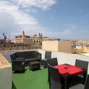 https://traditional-modern-maltese-townhouse-rooftop-terrace.qawrahotelsmalta.org